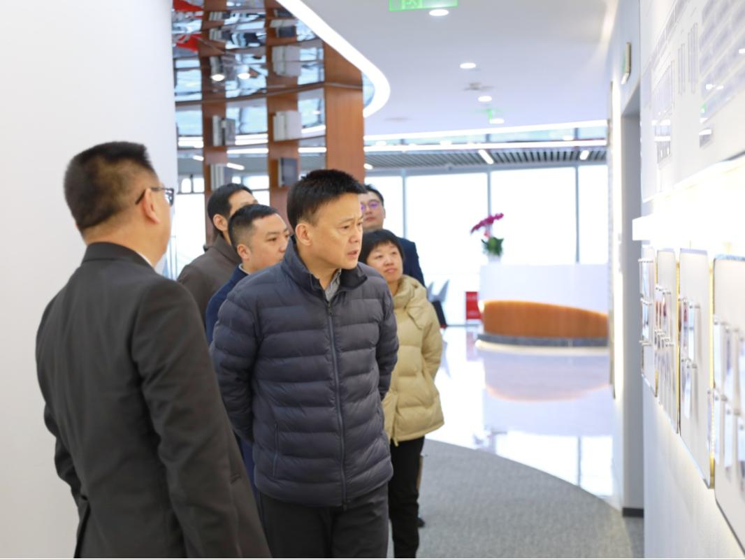成都中院律师走访活动_四川中民律师事务催款_法院与律师良性互动