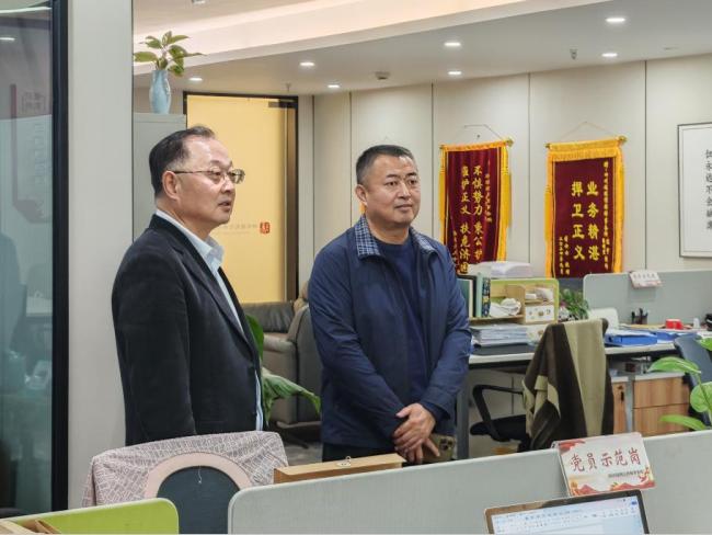 法院与律师良性互动_成都中院律师走访活动_四川中民律师事务催款