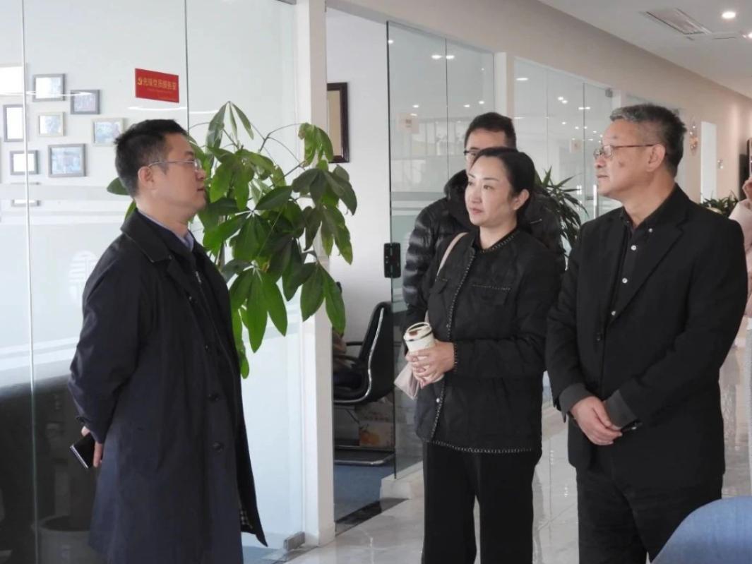 法院与律师良性互动_成都中院律师走访活动_四川中民律师事务催款