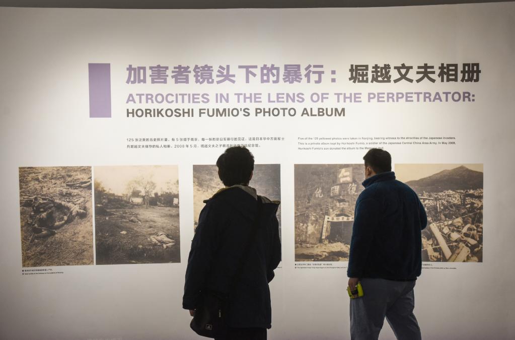 加害者镜头下的暴行