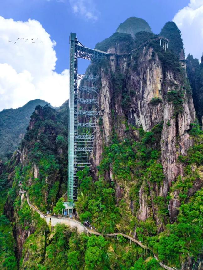 中国哪些景区好玩的地方(中国哪些景区好玩的地方多)