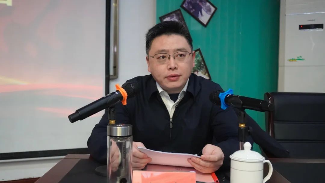 杨燊走进松柏学校教育集团松干校区为学生们上思政课