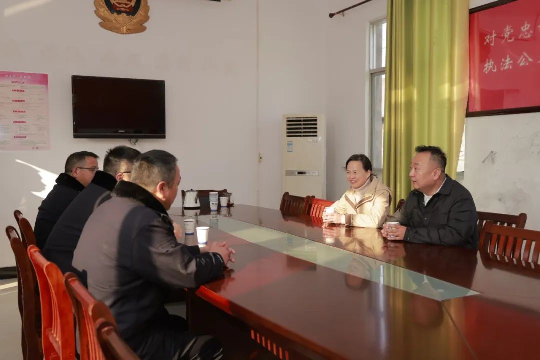 余干法院院长孙阳深入县看守所开展走访慰问