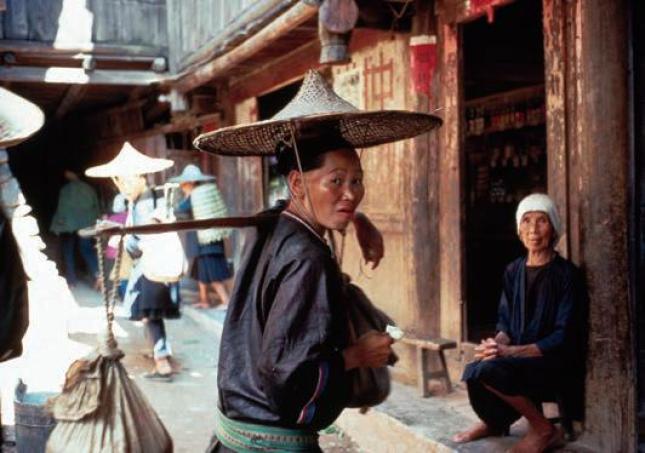 阎雷镜头下30年的侗族故事