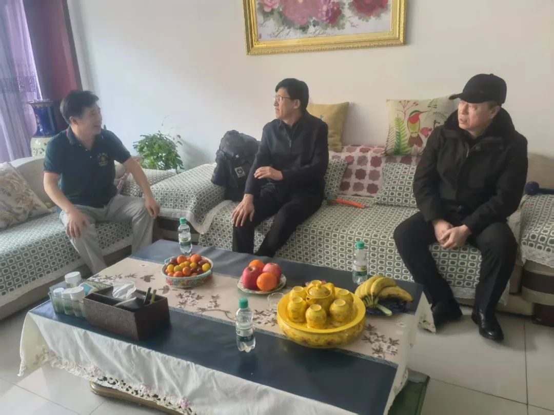 传承党的优良作风走访慰问退休老干部_五大连池市人民法院退休老干部慰问活动_夏养育走访慰问退休老干部