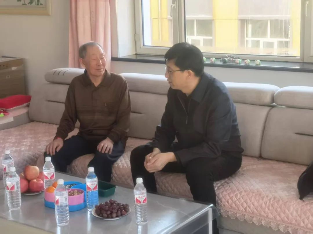 传承党的优良作风走访慰问退休老干部_夏养育走访慰问退休老干部_五大连池市人民法院退休老干部慰问活动