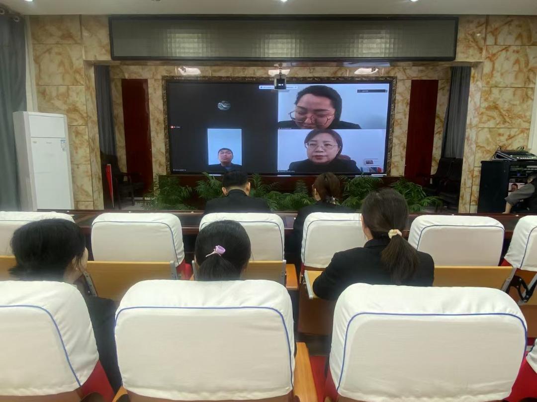 进一步提升“立审执一体化”工作成果,四方台区法院召开立审执联席会议
