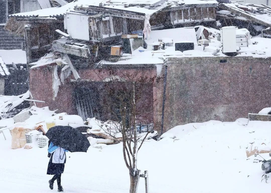 日本遭遇“灾害级”大雪：已致1死4伤，超市出现食品抢购潮