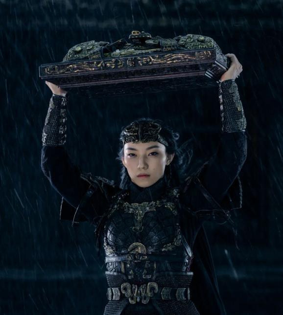 35岁的邓婵玉，帅翻大银幕