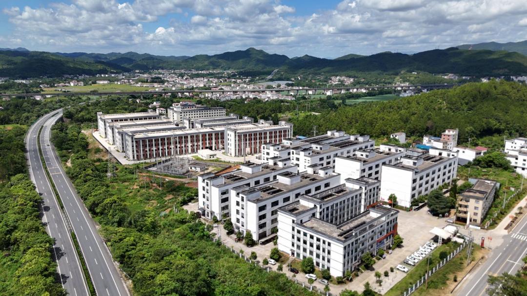 走进位于会昌县西江镇乡村振兴产业基地的赣州市聚荣科技发展有限公司