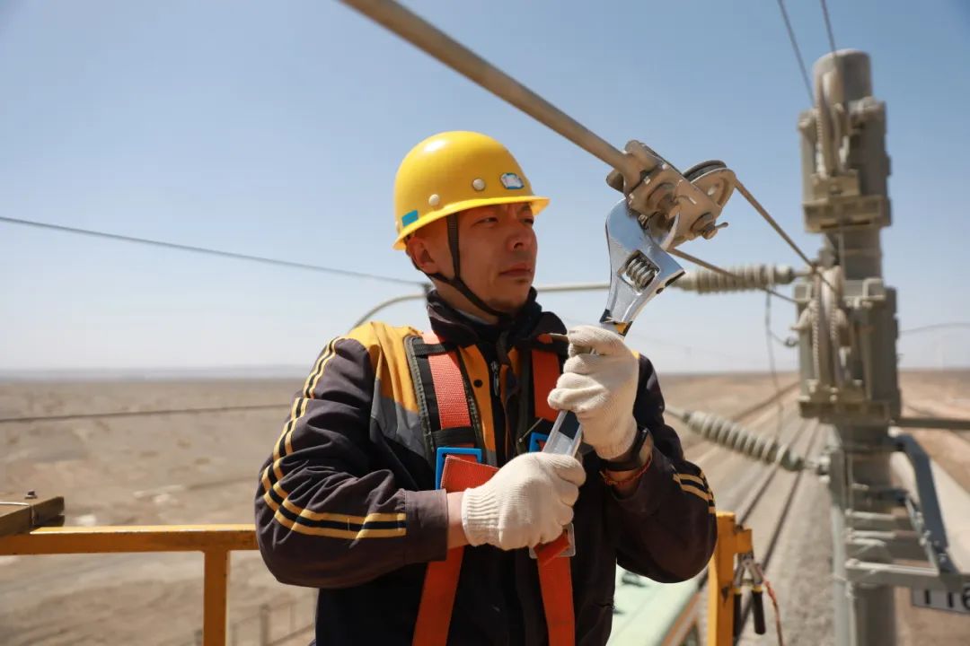 惊!铁路供电系统藏着"哪吒"?