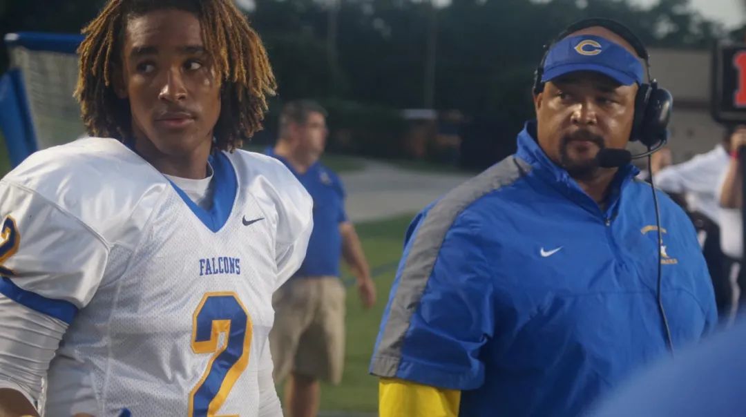 杰伦-赫茨 费城老鹰 超级碗_【nfl动态】老鹰内幕：杰伦-赫茨坚持“我行我素”引发更衣室