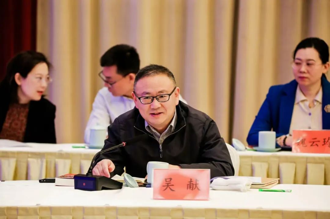 左右滑动查看更多新华社内蒙古分社吴献副社长、光明日报内蒙古记者站高