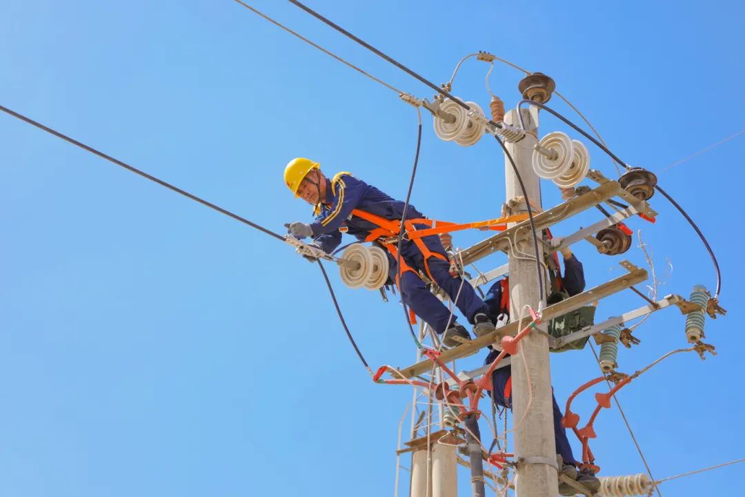 deepseek说:铁路供电人是这样的