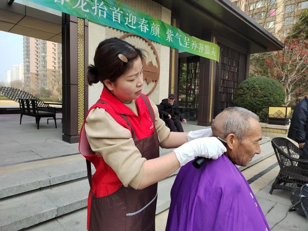 福康家政社区服务_二月二爱心义剪活动_二月二龙抬头！cba球员组团理发