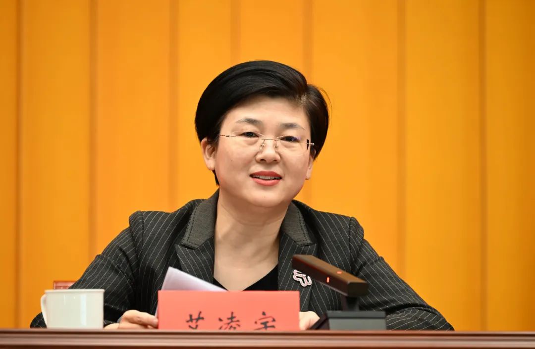 大同市召开纪念 "三八"国际妇女节115周年大会