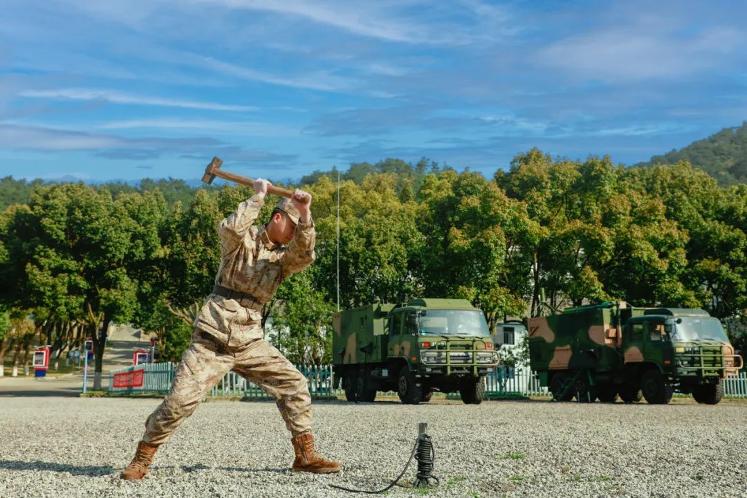 东部战区通信兵:信息战场的"神经血脉"