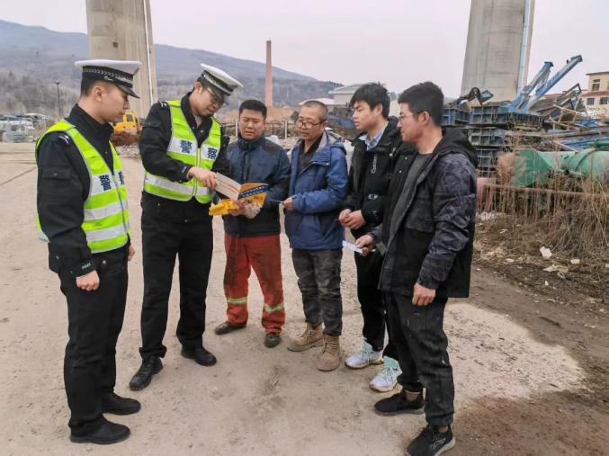 为进城务工人员"送安全" 让平安相伴"务工路"