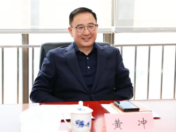 黄冲赴区新工办调研