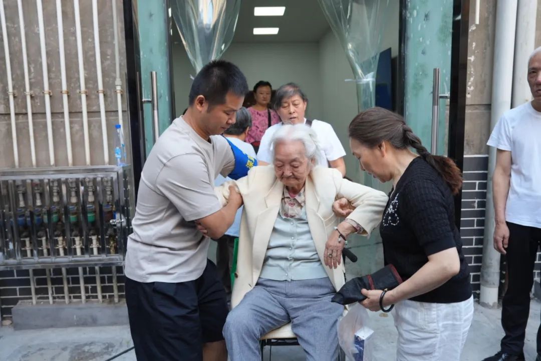 协和医院陪诊协助挂号老人体检全程引导,安稳完成检查的简单介绍 协和医院陪诊协助挂号老人体检全程引导,安稳完成检查的简单介绍