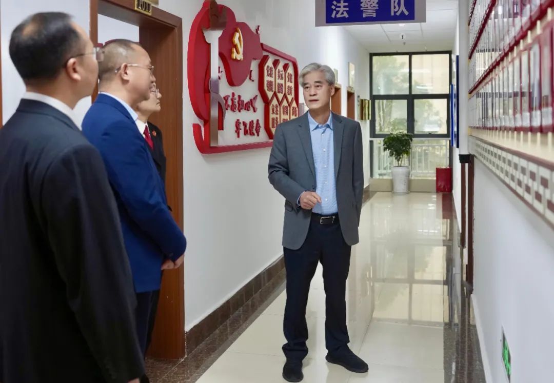 张宏伟到昭通法院调研