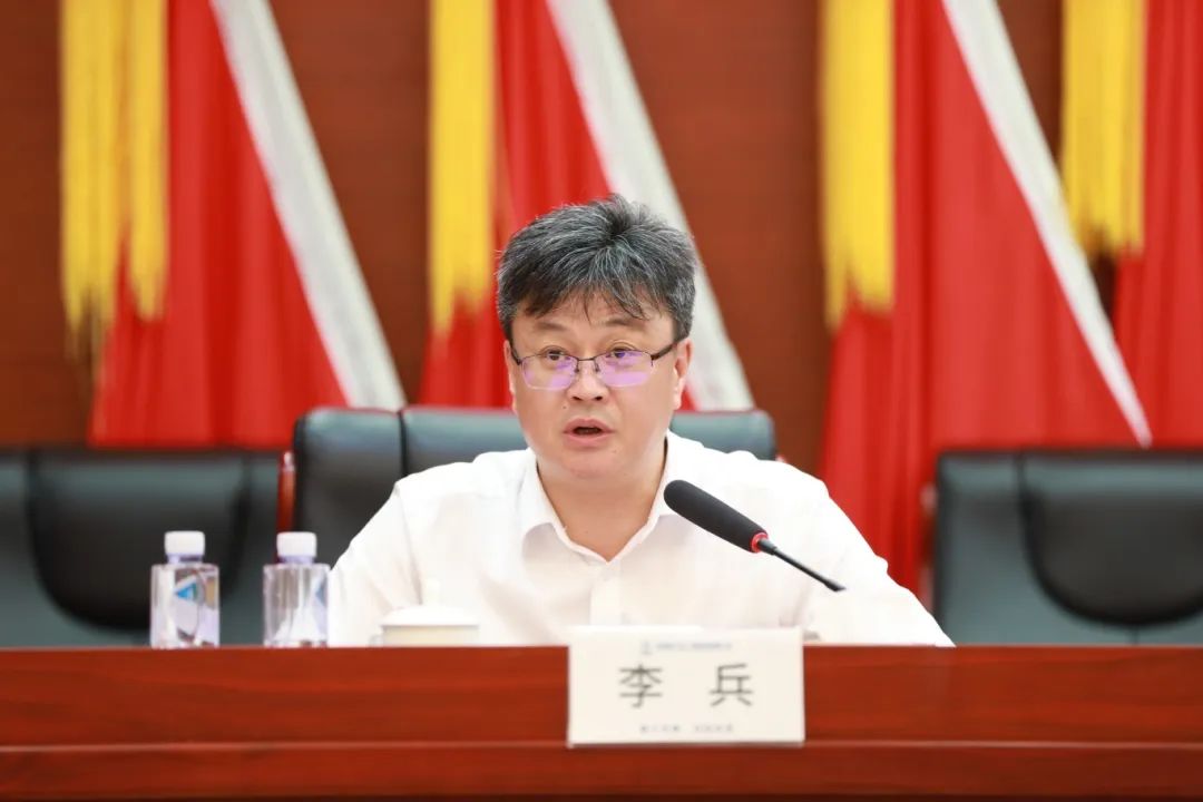 李兵代表中核二四党委表态,一是旗帜鲜明讲政治,增强抓好巡视整改的
