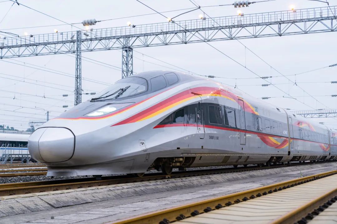 首次配属!复兴号智能动车组入列