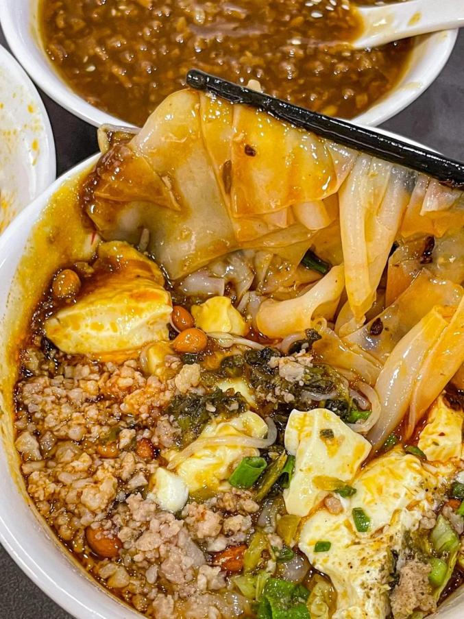 它是贵州的“精华”所在！避暑和小吃都是满分！今夏，就来21℃的安顺打卡~