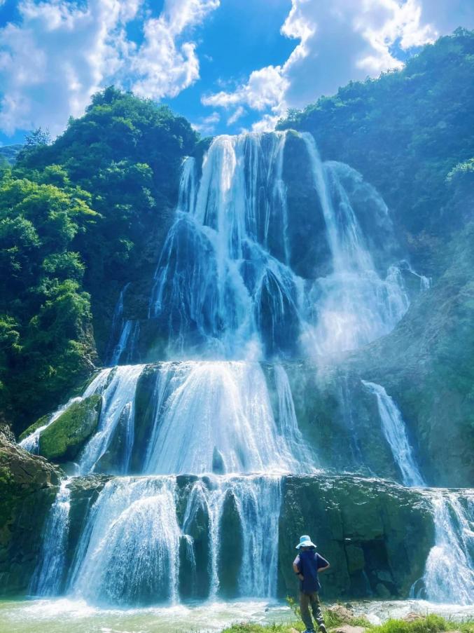 它是贵州的“精华”所在！避暑和小吃都是满分！今夏，就来21℃的安顺打卡~