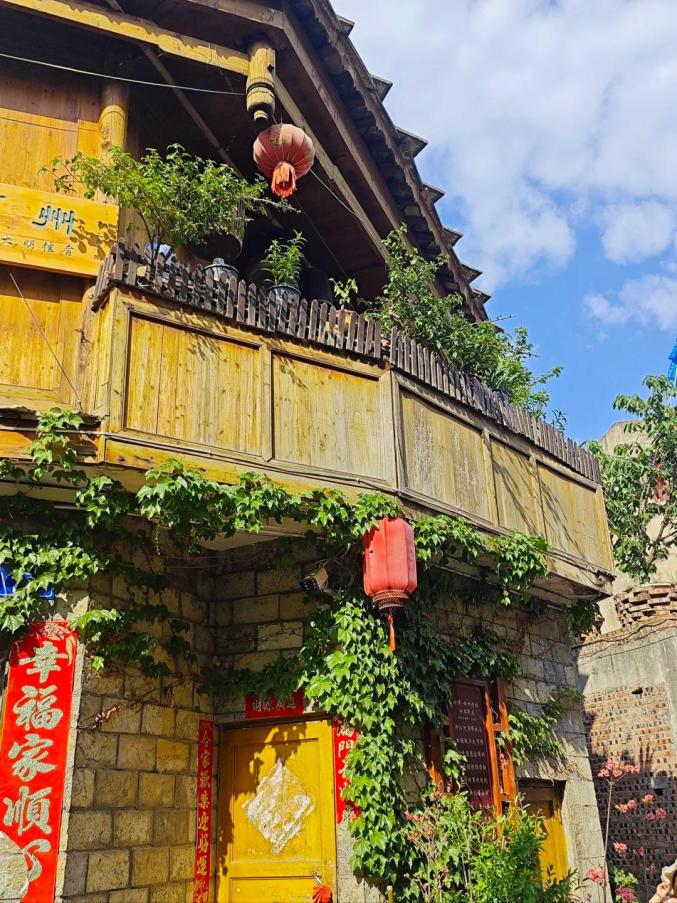 它是贵州的“精华”所在！避暑和小吃都是满分！今夏，就来21℃的安顺打卡~