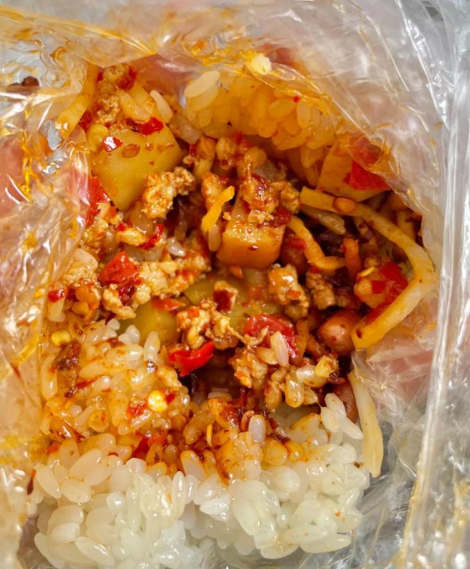它是贵州的“精华”所在！避暑和小吃都是满分！今夏，就来21℃的安顺打卡~