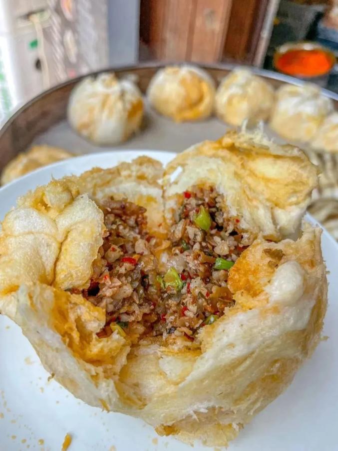 它是贵州的“精华”所在！避暑和小吃都是满分！今夏，就来21℃的安顺打卡~
