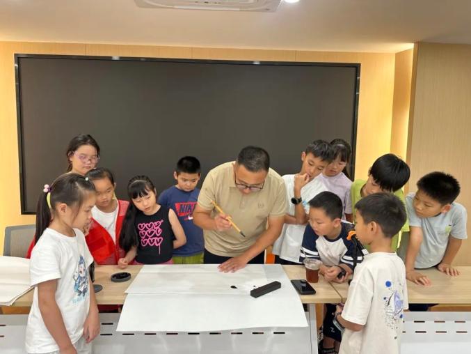 7月30日民进上城区基层委员会开展少儿书
