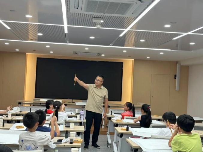少儿书法公益课堂_民进上城区基层委员会_杭州市青少年活动