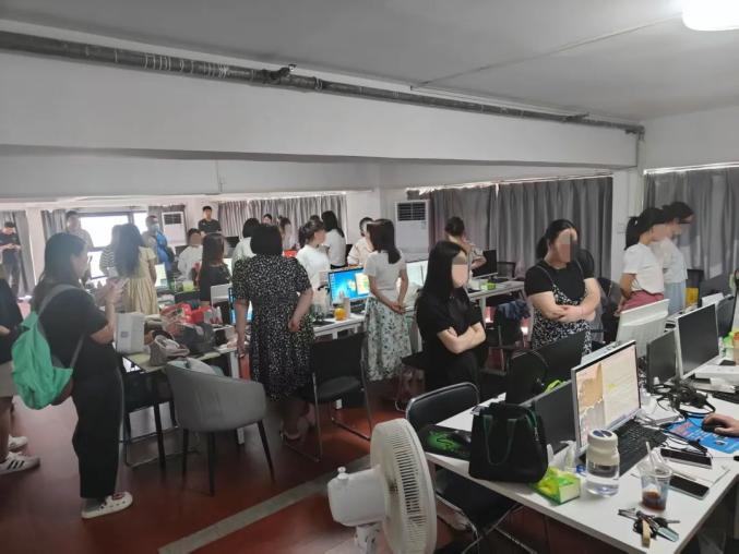 以法务咨询为幌 对金融机构虚假投诉要求退款——上海警方侦破一起敲诈勒索案