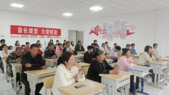 【家长课堂进乡村】隔代教养有妙招 远程陪伴有心法