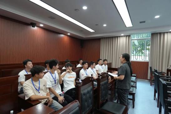 什么叫座谈会 418.jpg