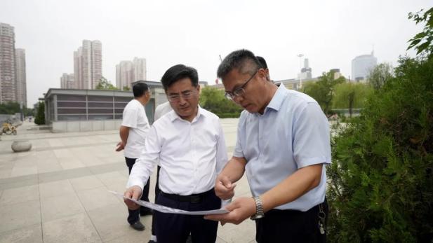 周建国带队走访联系民营企业并调研济南站北站房建设