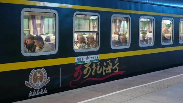 【玩转富蕴】秋日交通卡|到可可托海的 3 种方式,解锁你的秋日之旅~