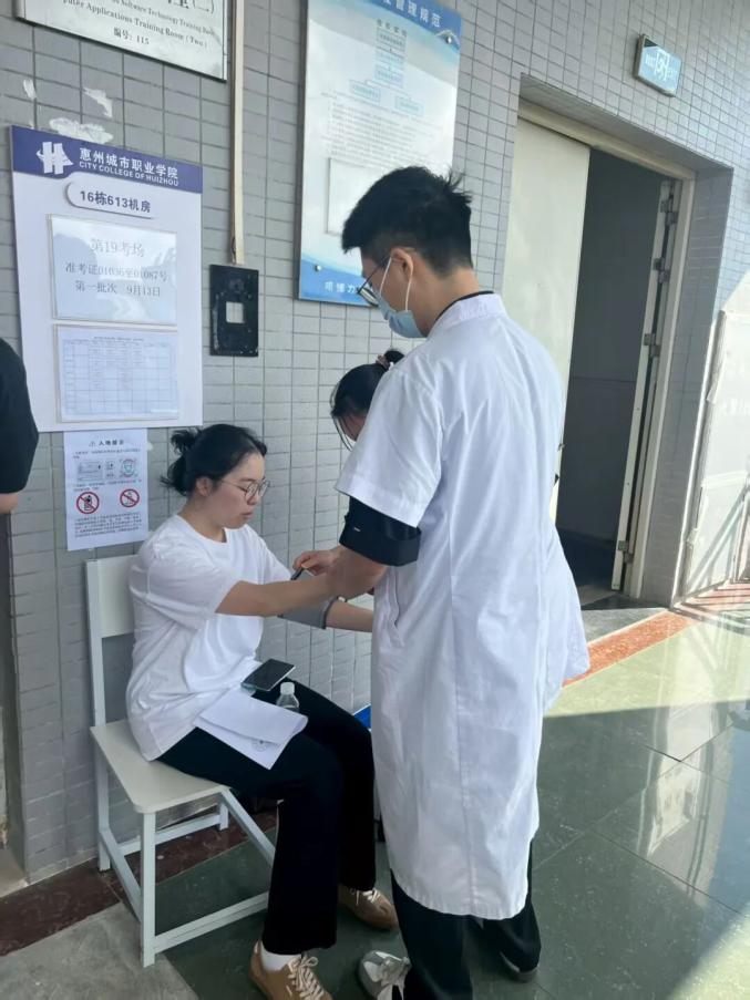 广东省2025年国家统一法律职业资格考试客观题考试_佛山司法考试考场_广东法考客观题考试报名人数近8万人