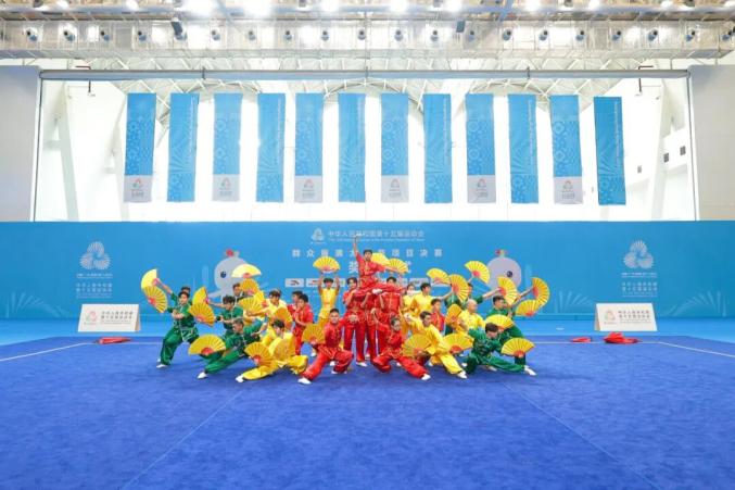 三十二式太极剑冠军_十五运会太极拳项目决赛_十五运群众比赛围棋项目收官 全民团体组冠军诞生