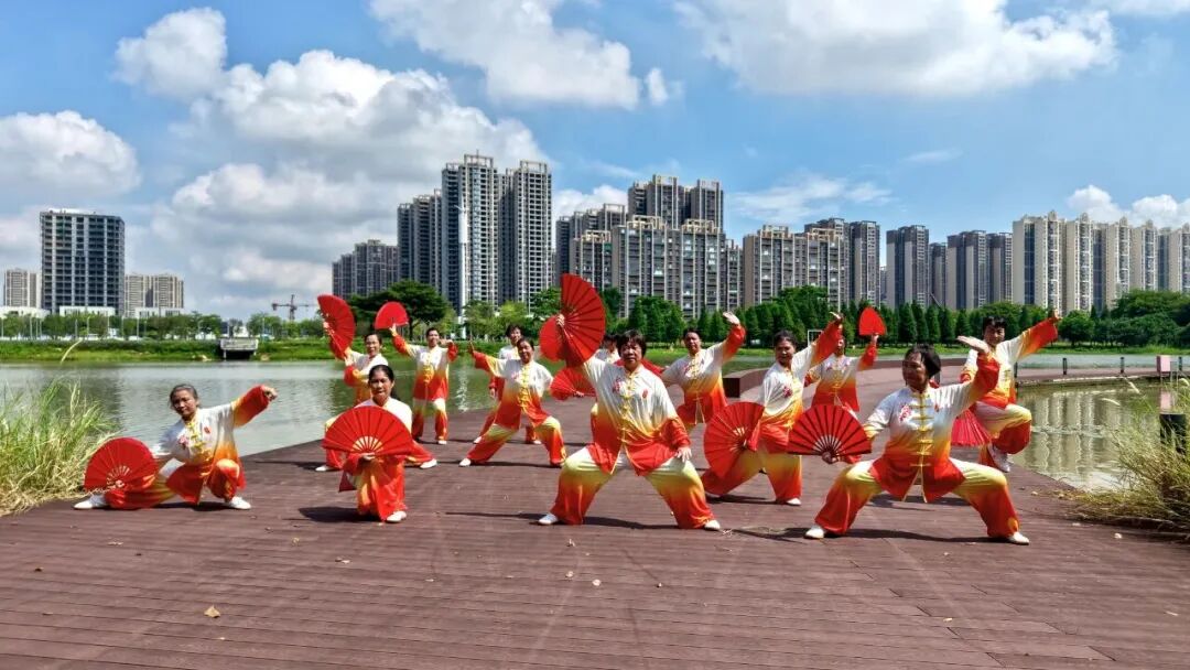 十五运会太极拳项目决赛_十五运群众比赛围棋项目收官 全民团体组冠军诞生_三十二式太极剑冠军