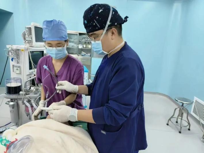 上海什么无影灯好奉城医院麻醉科获评“上海市卫生健康系统先进集体”：35人精锐战队在无影灯下编织生命守护网｜喜报_https://www.jmylbn.com_新闻资讯_第9张