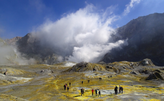 新西兰火山喷发背后，“火山旅游”是否安全？