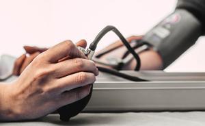 冬季血壓易上升，慷慨助人能降血壓