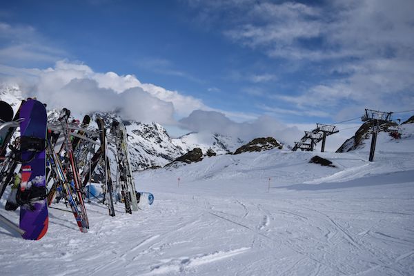 比利牛斯山滑雪图片