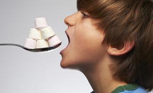 孩子近视竟因吃糖过多，防近视最推荐户外活动