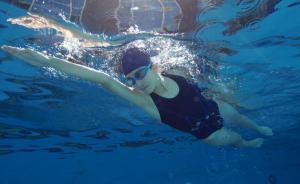 辟謠｜經(jīng)期能不能游泳？用衛(wèi)生棉條游泳就安全？