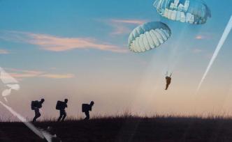 恐高预警：千米高空，带你直击空降新兵的第一次跳伞