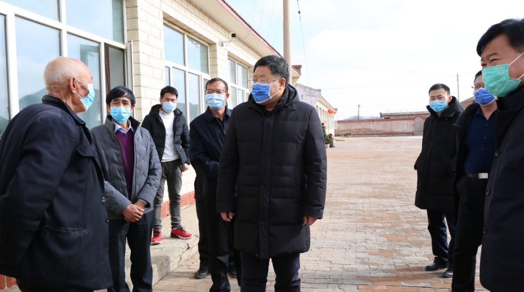 县委书记刘雪松深入到康保酒厂,养老院和县城小区督导检查疫情防控